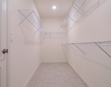 2061 Se Mantua Street - Photo Thumbnail 12