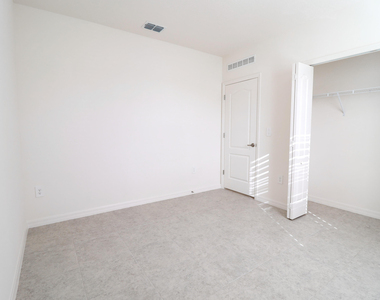2061 Se Mantua Street - Photo Thumbnail 13
