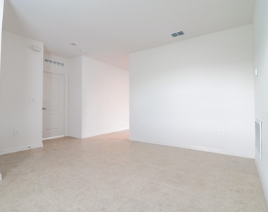 2061 Se Mantua Street - Photo Thumbnail 7