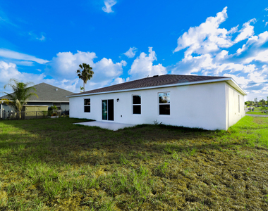 2061 Se Mantua Street - Photo Thumbnail 3