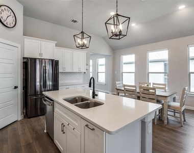 3509 Clara Drive - Photo Thumbnail 4