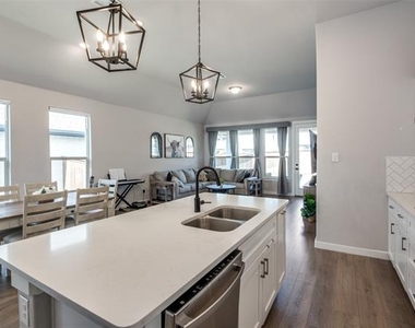 3509 Clara Drive - Photo Thumbnail 5