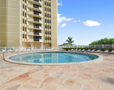 2800 N Ocean Drive - Photo Thumbnail 13