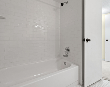 2800 N Ocean Drive - Photo Thumbnail 12