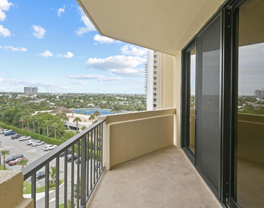2800 N Ocean Drive - Photo Thumbnail 14