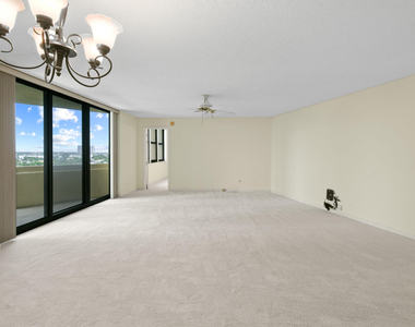 2800 N Ocean Drive - Photo Thumbnail 4