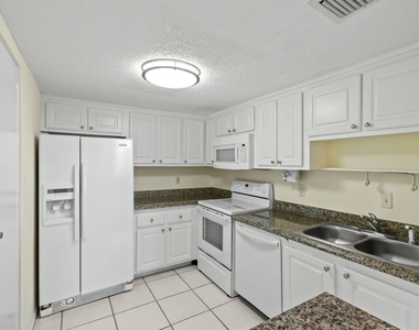 2800 N Ocean Drive - Photo Thumbnail 6
