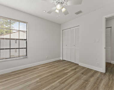 2900 Olivewood Terrace - Photo Thumbnail 11