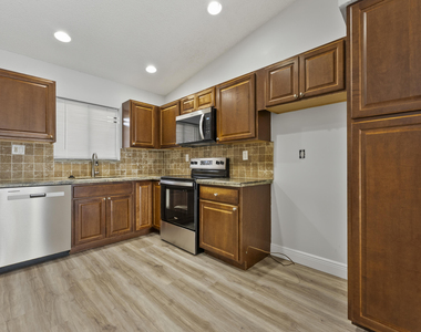 2900 Olivewood Terrace - Photo Thumbnail 4