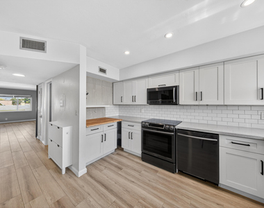 505 Ne 20th Avenue - Photo Thumbnail 6