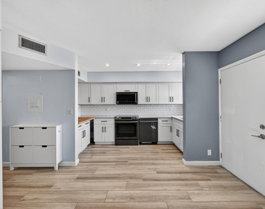 505 Ne 20th Avenue - Photo Thumbnail 9