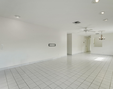 13679 Date Palm Court - Photo Thumbnail 19