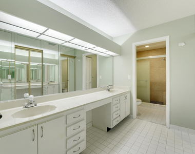 13679 Date Palm Court - Photo Thumbnail 24