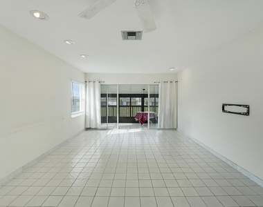 13679 Date Palm Court - Photo Thumbnail 18
