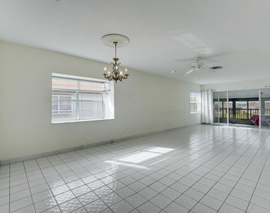 13679 Date Palm Court - Photo Thumbnail 15