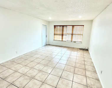 5730 Nw 27th Court - Photo Thumbnail 18