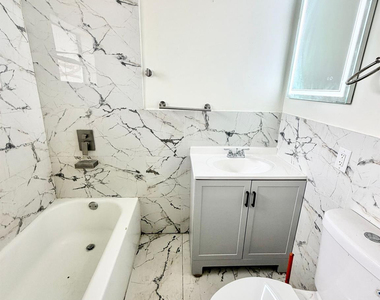 5730 Nw 27th Court - Photo Thumbnail 14
