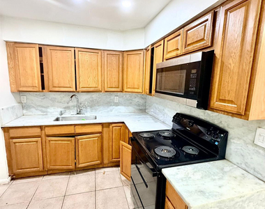 5730 Nw 27th Court - Photo Thumbnail 12
