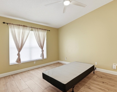 9363 Bridgeport Drive - Photo Thumbnail 16