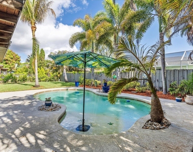 687 Ne Maranta - Photo Thumbnail 1