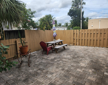 1597 Ne 53rd Court - Photo Thumbnail 3