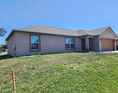 842 Se Walters Terrace - Photo Thumbnail 4