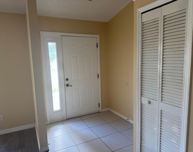 2426 Se Addison Street - Photo Thumbnail 1