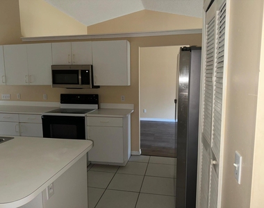 2426 Se Addison Street - Photo Thumbnail 17