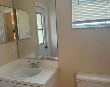 2426 Se Addison Street - Photo Thumbnail 11