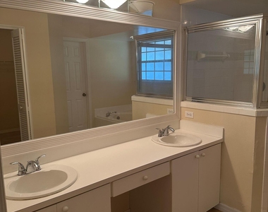 2426 Se Addison Street - Photo Thumbnail 8