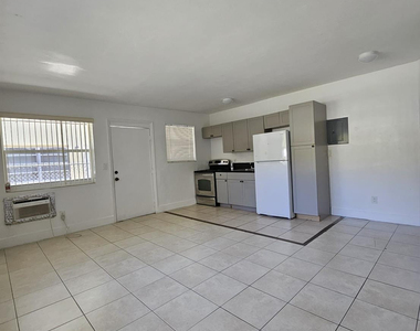 2032 Ne 168th Street - Photo Thumbnail 3