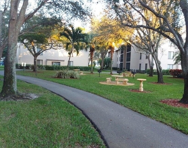 203 Foxtail Drive - Photo Thumbnail 8