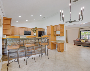 542 Indigo Avenue - Photo Thumbnail 8
