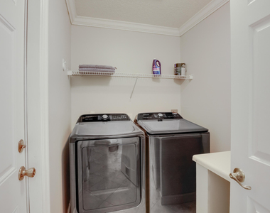 542 Indigo Avenue - Photo Thumbnail 25