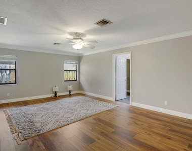 542 Indigo Avenue - Photo Thumbnail 13