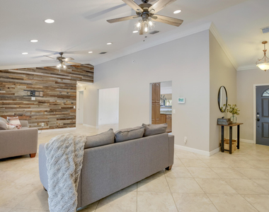 542 Indigo Avenue - Photo Thumbnail 4