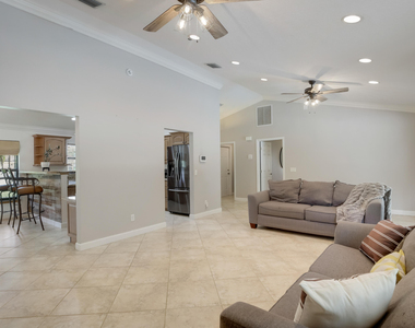 542 Indigo Avenue - Photo Thumbnail 6