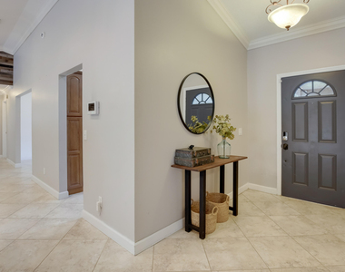542 Indigo Avenue - Photo Thumbnail 2