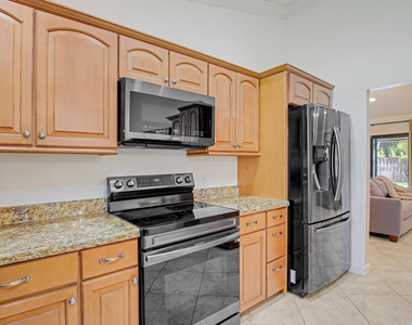 542 Indigo Avenue - Photo Thumbnail 10