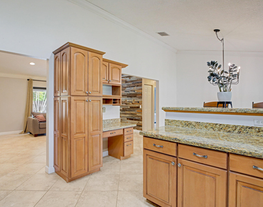 542 Indigo Avenue - Photo Thumbnail 11