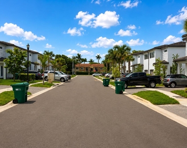 5085 Sw 37th Street - Photo Thumbnail 2