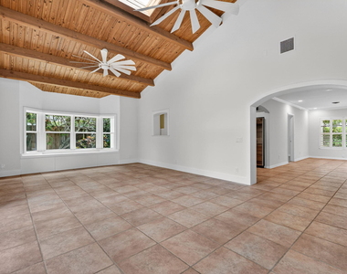 606 Paulina Road - Photo Thumbnail 4