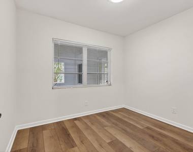 606 Paulina Road - Photo Thumbnail 36