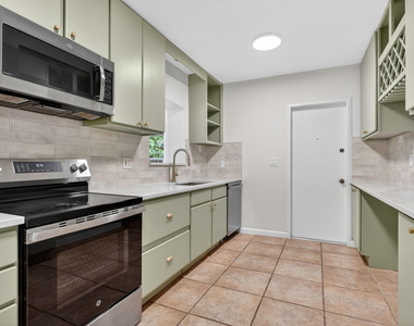 606 Paulina Road - Photo Thumbnail 6