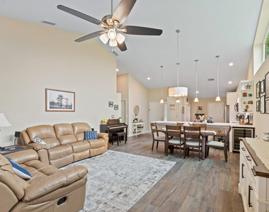 1401 Mahogany Place - Photo Thumbnail 2