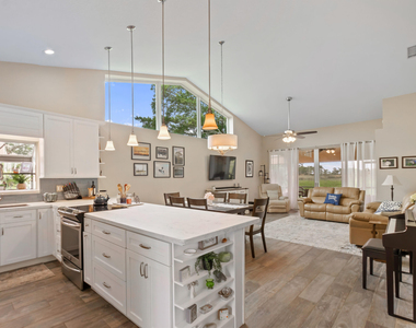 1401 Mahogany Place - Photo Thumbnail 7