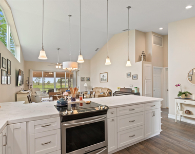 1401 Mahogany Place - Photo Thumbnail 10