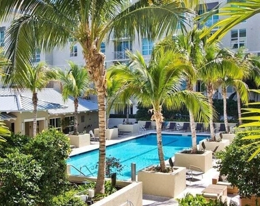 480 Hibiscus Street - Photo Thumbnail 28