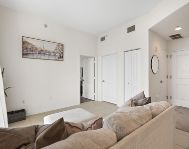480 Hibiscus Street - Photo Thumbnail 7
