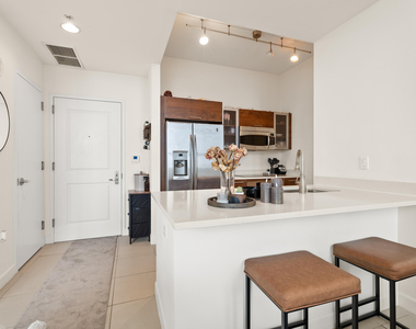 480 Hibiscus Street - Photo Thumbnail 8